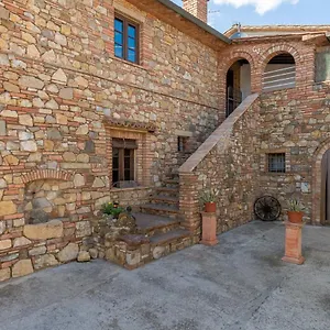 Casa Vecchia And Parking Maison d'hôtes
